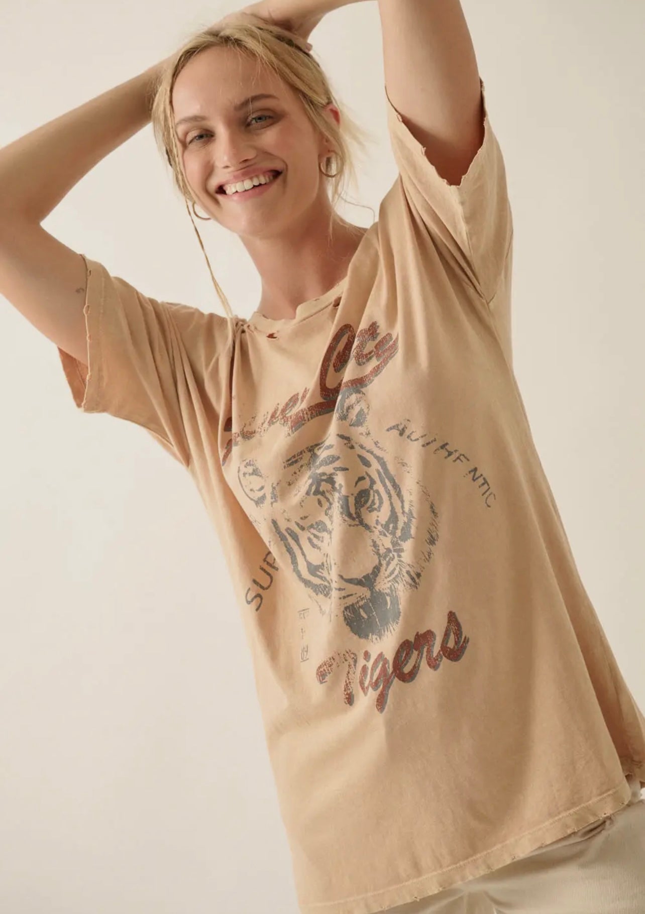 river city graphic tee