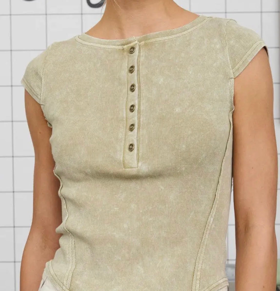madlyn button down tee - olive