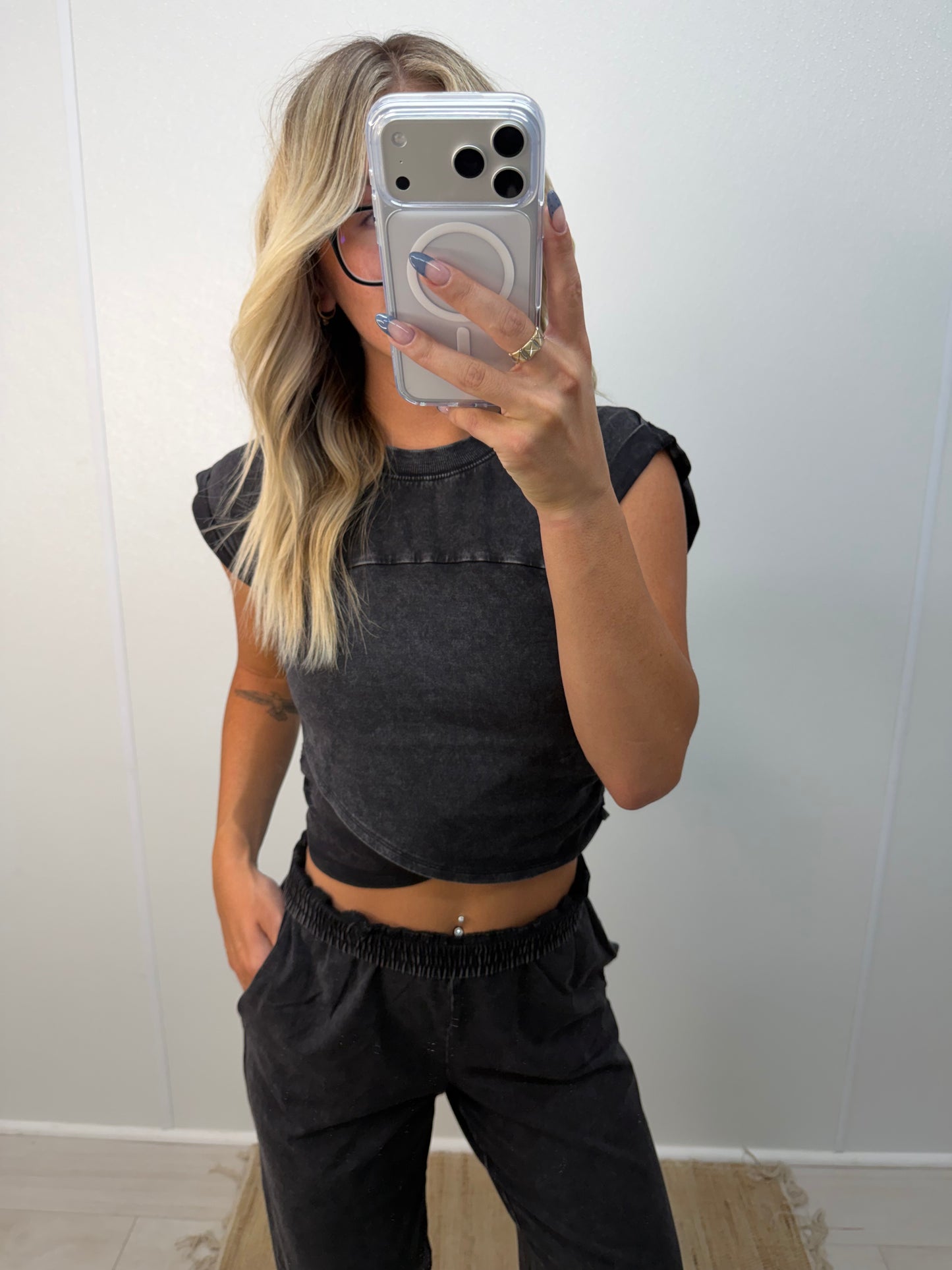 black crossover set